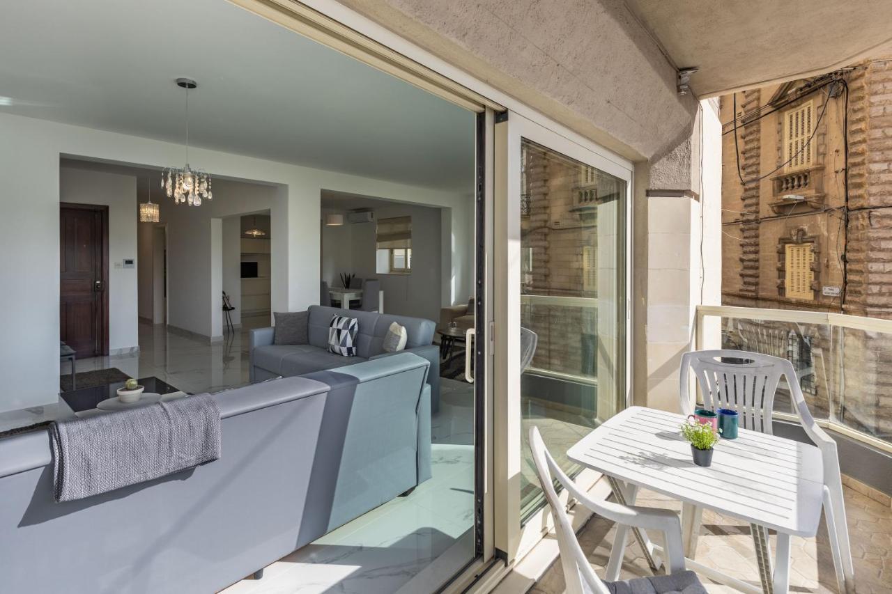 Stunning - Sunnyside 3-Bedroom Слима Экстерьер фото