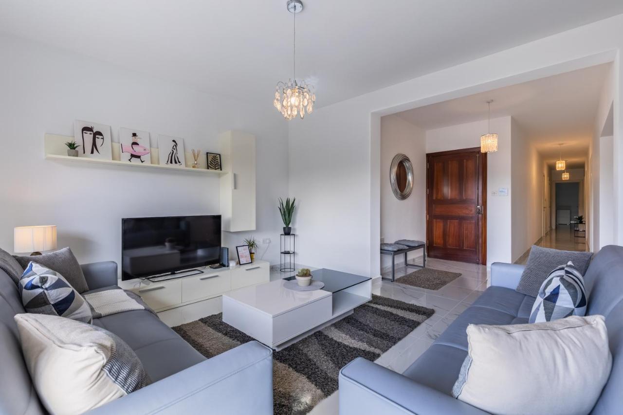 Stunning - Sunnyside 3-Bedroom Слима Экстерьер фото