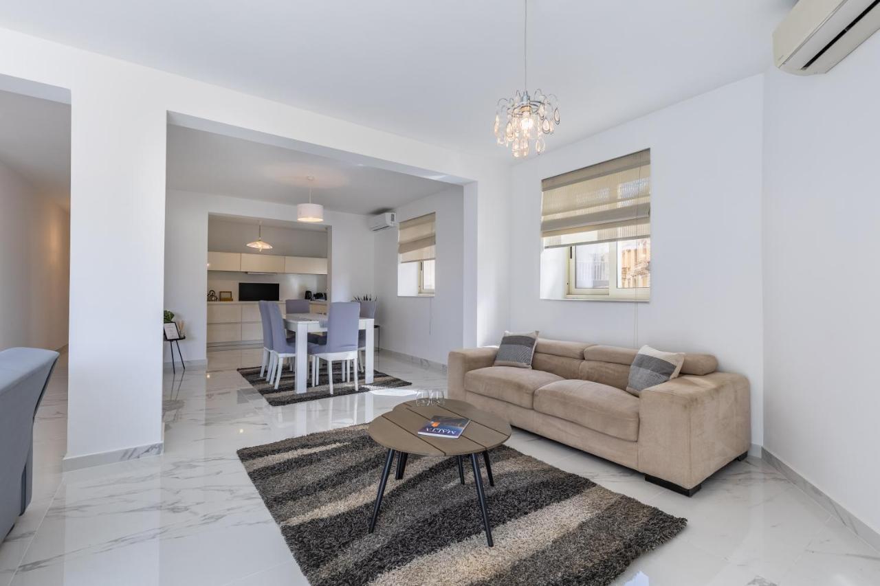 Stunning - Sunnyside 3-Bedroom Слима Экстерьер фото