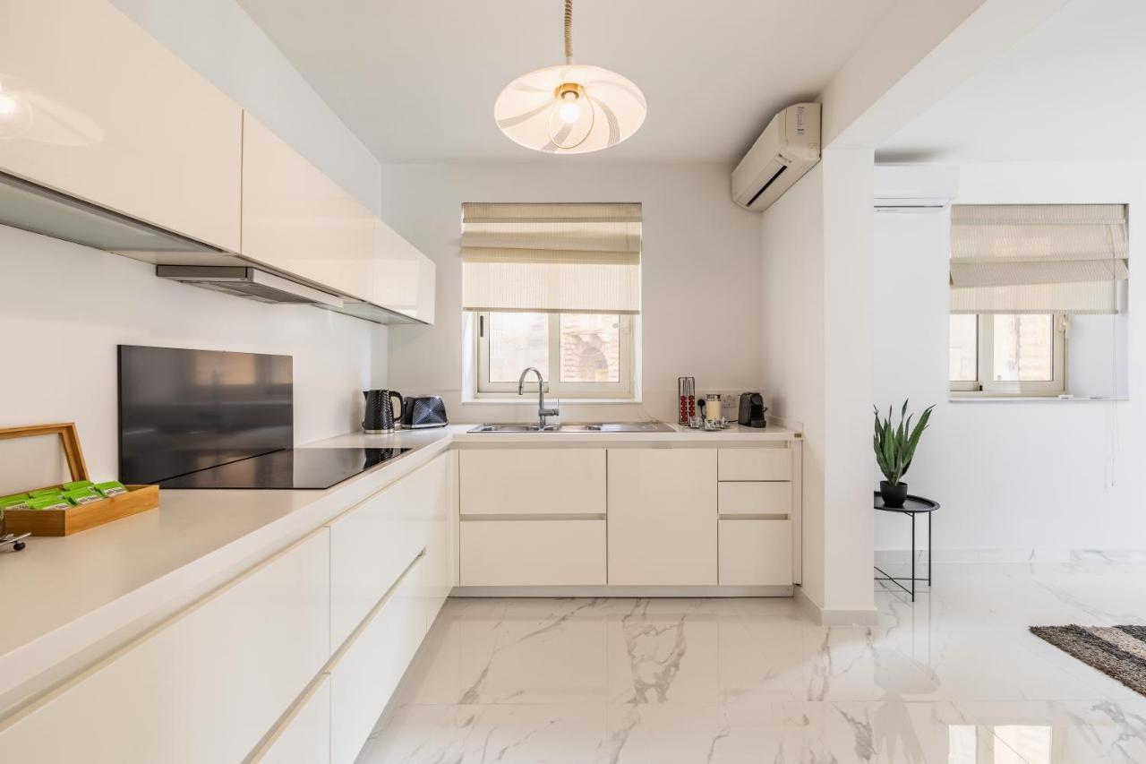 Stunning - Sunnyside 3-Bedroom Слима Экстерьер фото