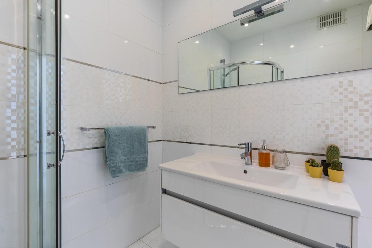 Stunning - Sunnyside 3-Bedroom Слима Экстерьер фото